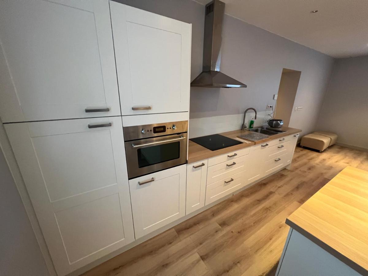 Ruim App. Met Grote Garage Apartment Ieper Bagian luar foto