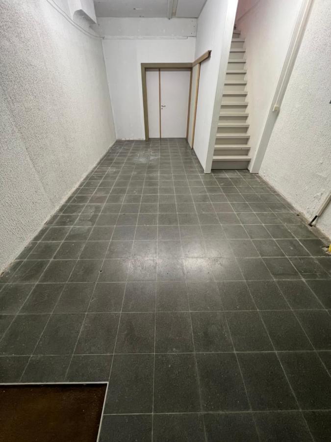 Ruim App. Met Grote Garage Apartment Ieper Bagian luar foto